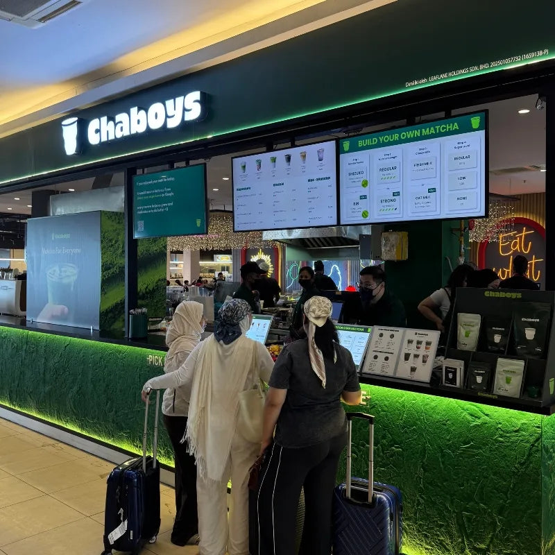 Chaboys store in Mitsui Outlet Park KLIA, serving matcha and hojicha beverages to a crowd.